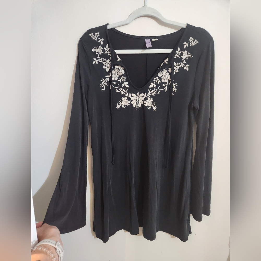 Alya Bell Sleeve Tunic